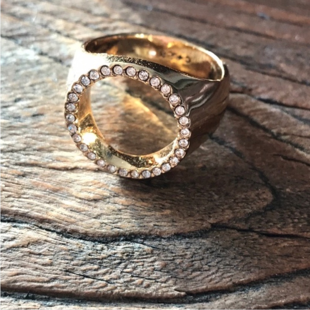NEW🌟CHLOE + ISABEL ANNIVERSARY GOLD RING